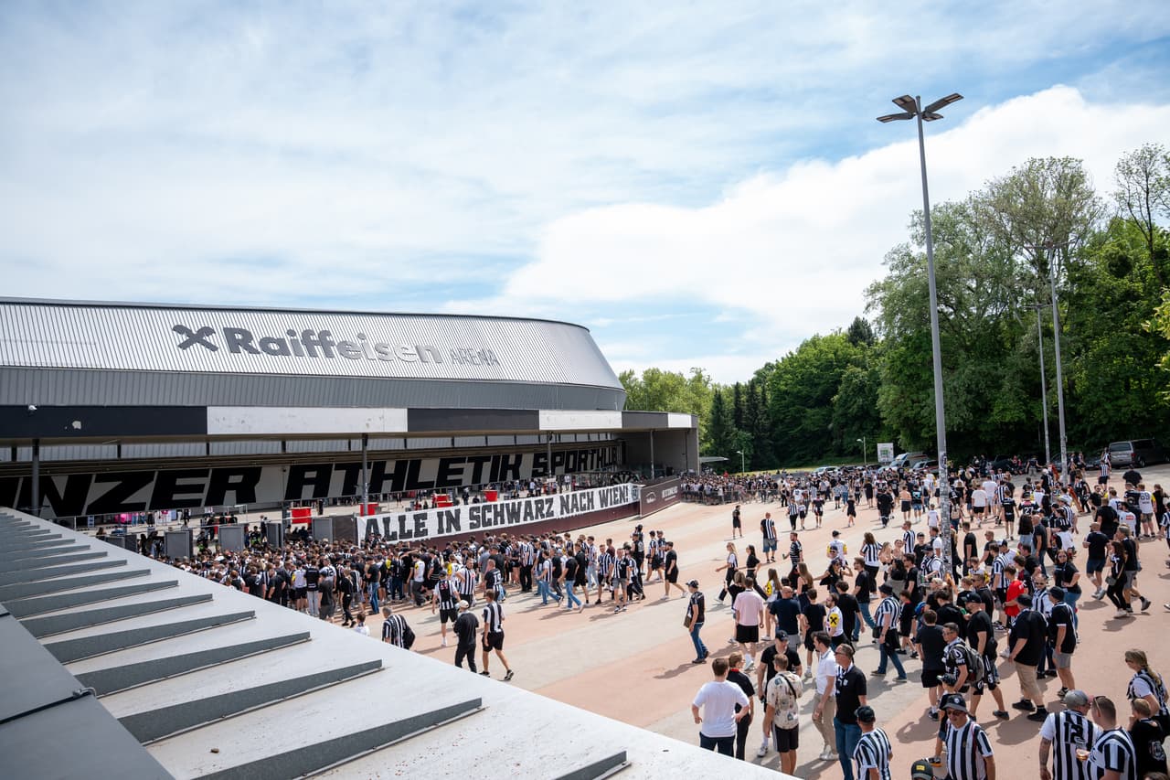 Fans und Fanzone 027