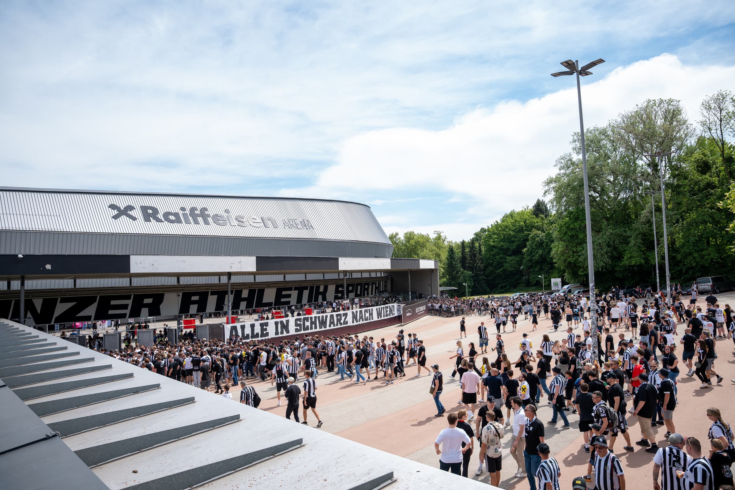 Fans und Fanzone 027