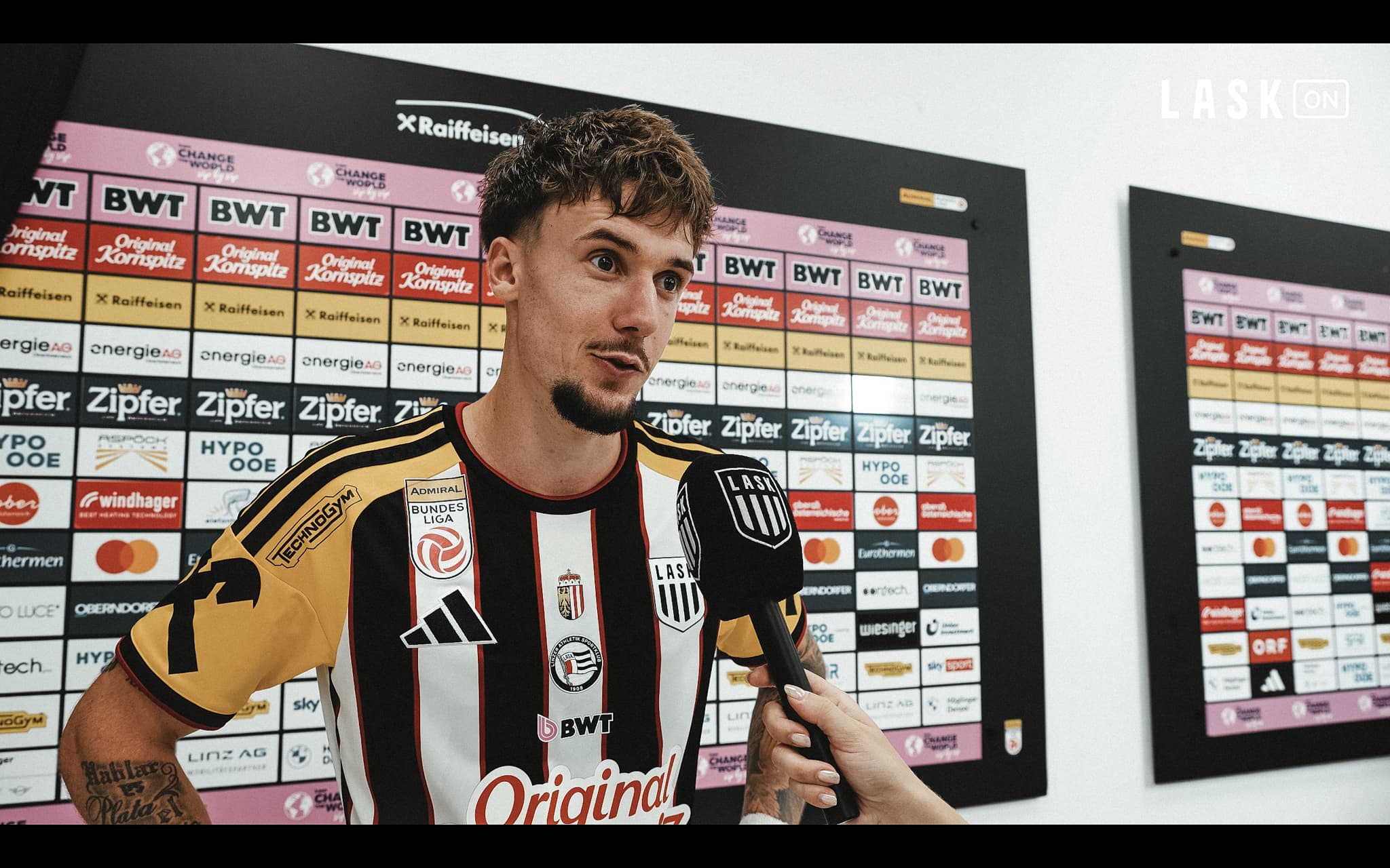 Torschütze Lang nach dem OÖ-Derby