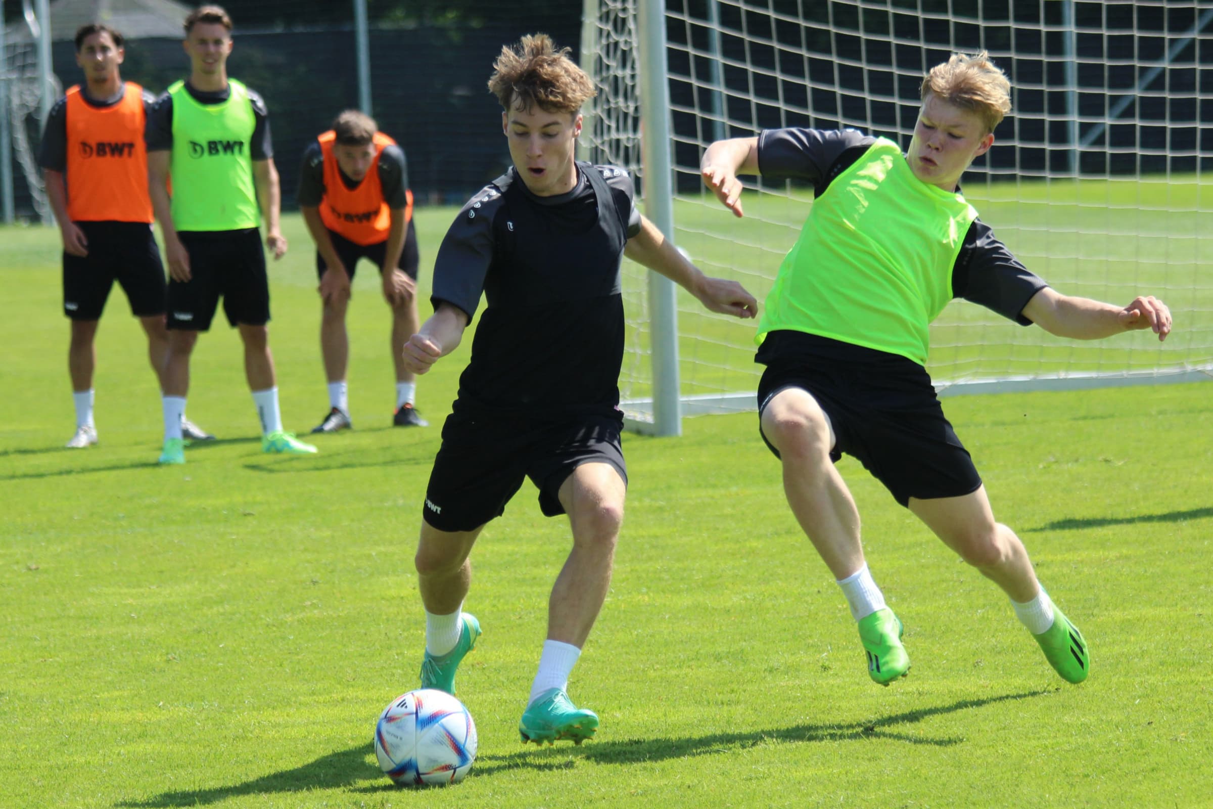 NEU Trainingsauftakt Amas