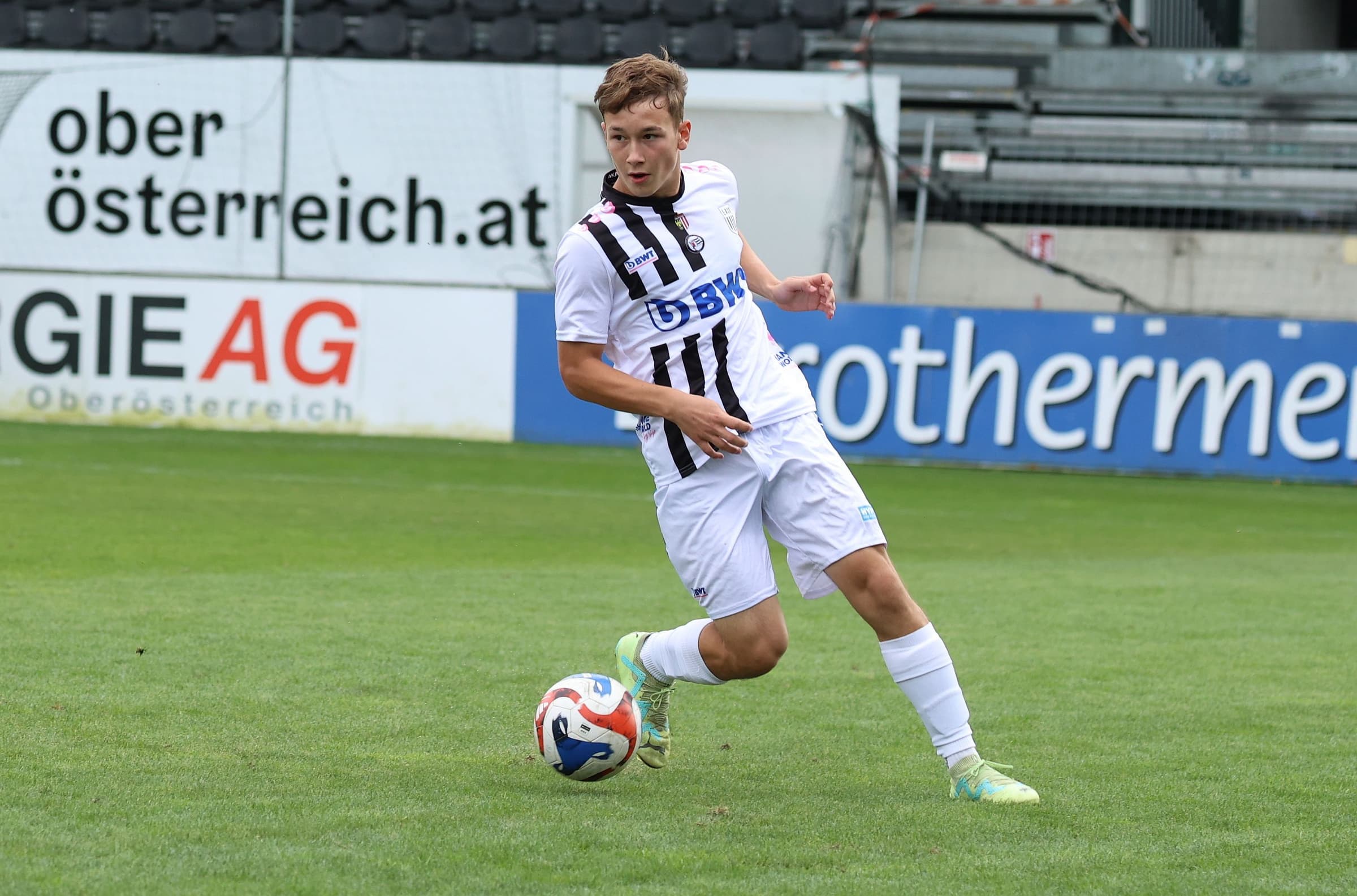AKA Lask AKA Red Bull Salzburg U 18 Herrmann Rafael 2 Pasching 7 Oktober 2023 Foto Rumetshofer Gerhard