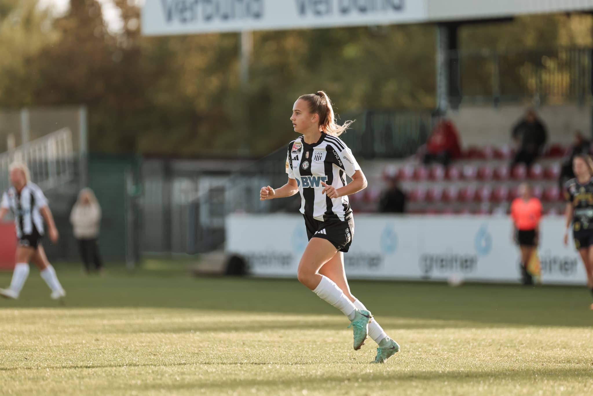 AKA Header S Ichtung Frauen 254