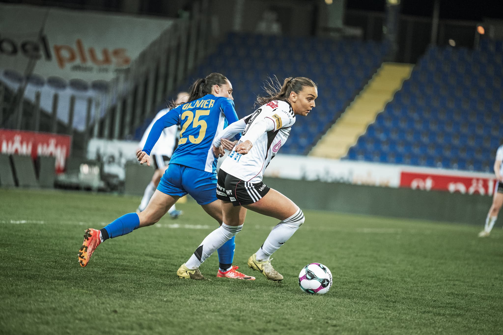 Header SB SKN vs LASK Frauen Greta Banfi